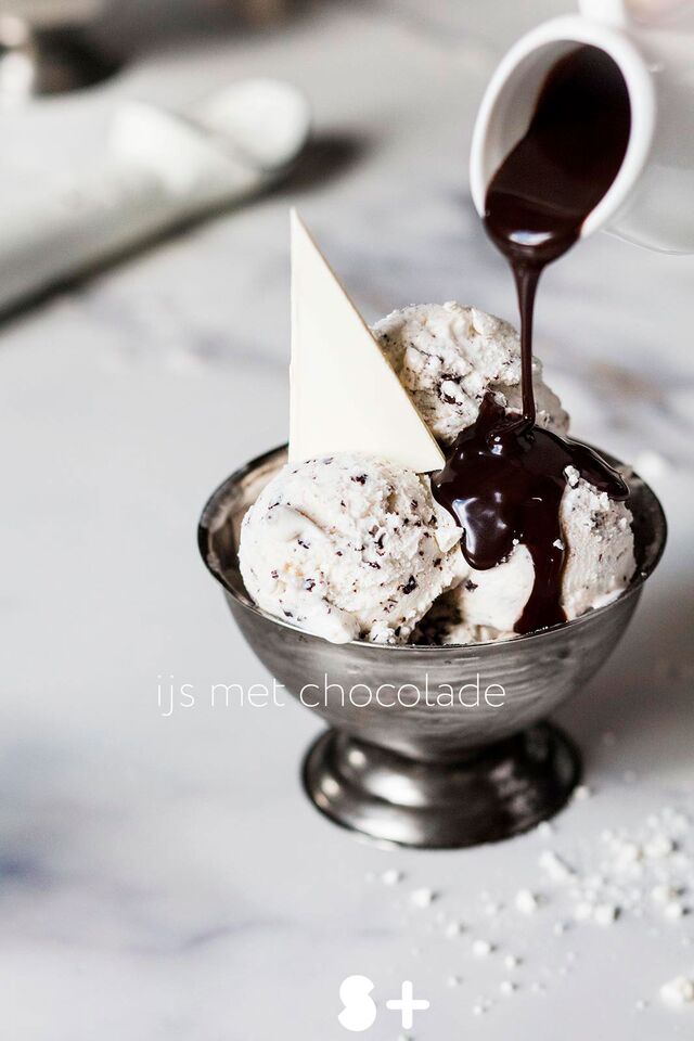 Фотосъемка десерта с мороженым для кафе Чистая Линия. Фотограф и фуд-стилист Слава Поздняков. 