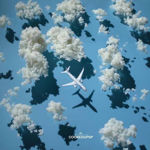 Разработка концепции и стилистики съемки, приготовление, фуд-стайлинг, компоновка, постановка света, фотосъемка для Utair. Фуд-стилист и фотограф Слава Поздняков. 